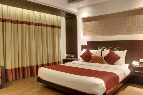 HOTEL GODWIN DELUXE NEAR CONNAUGHT PLACE Offers FREE AIRPORT PICKUP