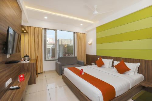 Hotel Avista - Unmarried Couples and NRI not allowed